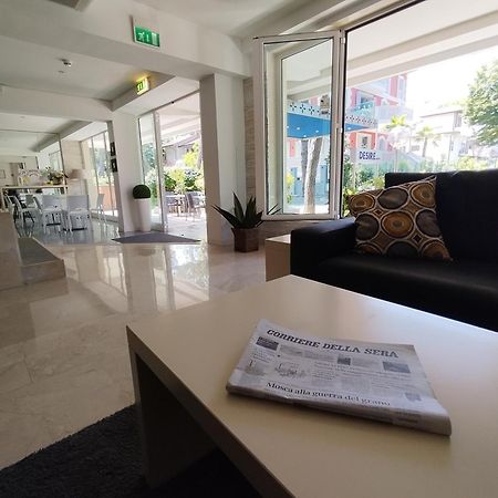 Hotel Desire' Riccione Bagian luar foto