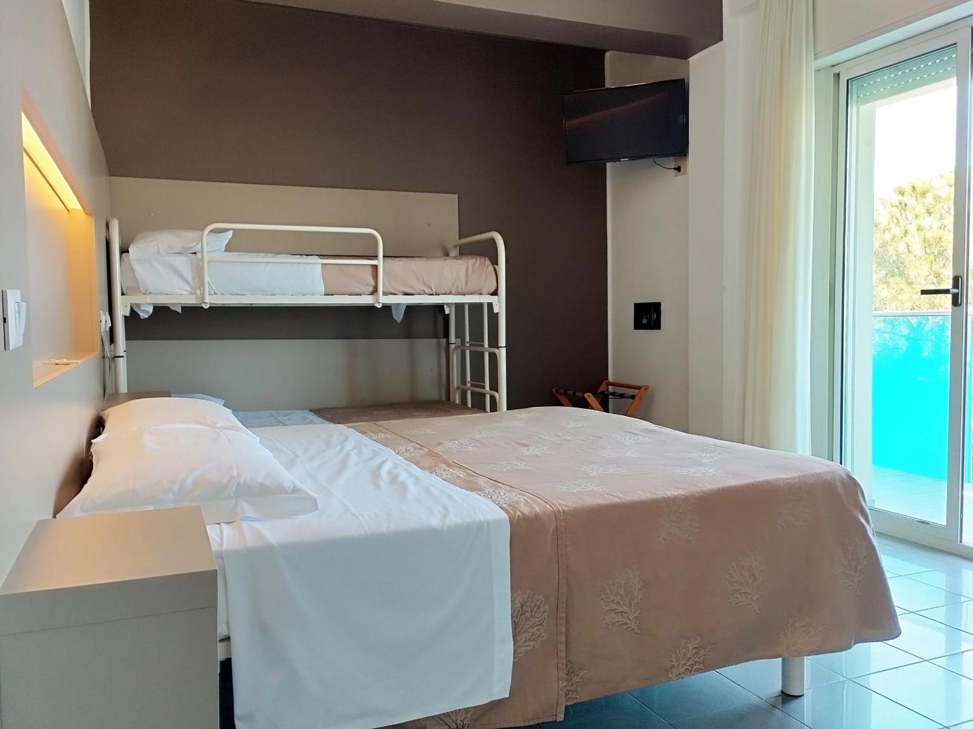 Hotel Desire' Riccione Bagian luar foto