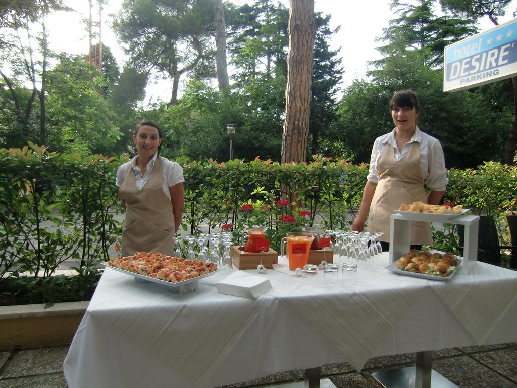 Hotel Desire' Riccione Bagian luar foto