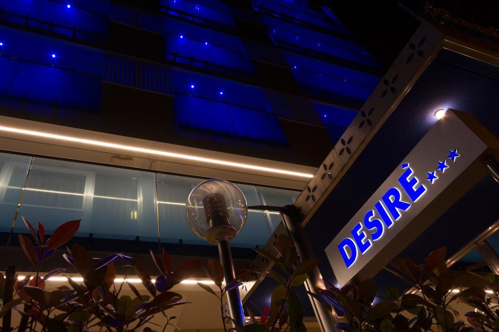 Hotel Desire' Riccione Bagian luar foto