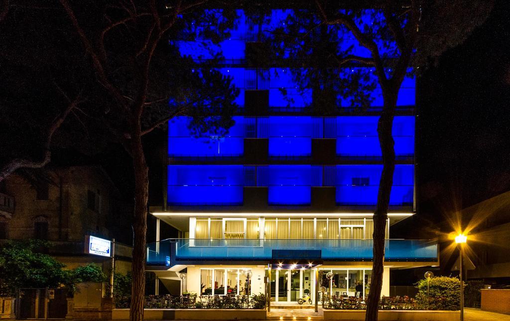 Hotel Desire' Riccione Bagian luar foto