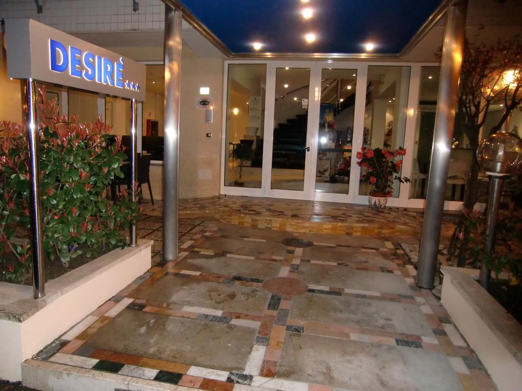 Hotel Desire' Riccione Bagian luar foto