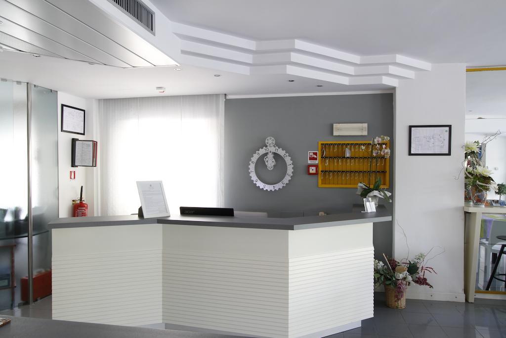 Hotel Desire' Riccione Bagian luar foto