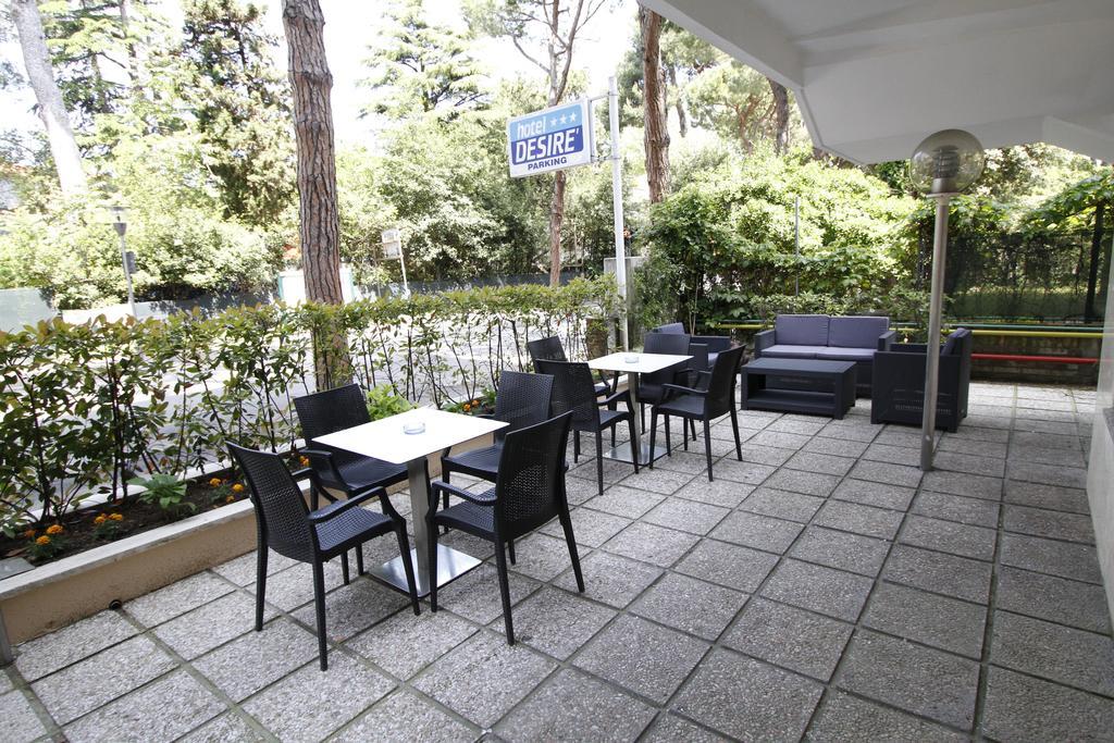 Hotel Desire' Riccione Bagian luar foto